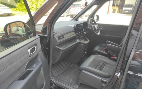 Honda Stepwgn, 2024 год, 3 600 000 рублей, 8 фотография