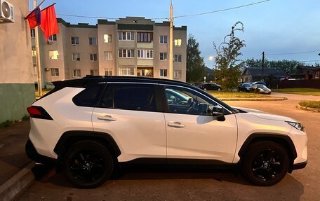 Toyota RAV4, 2021 год, 3 500 000 рублей, 4 фотография