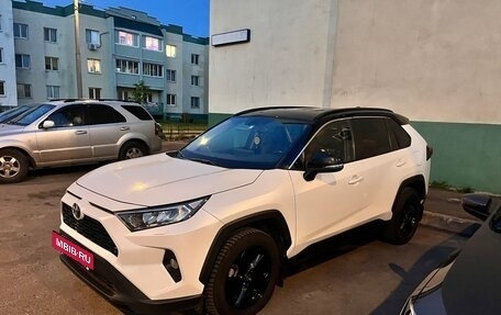 Toyota RAV4, 2021 год, 3 500 000 рублей, 2 фотография