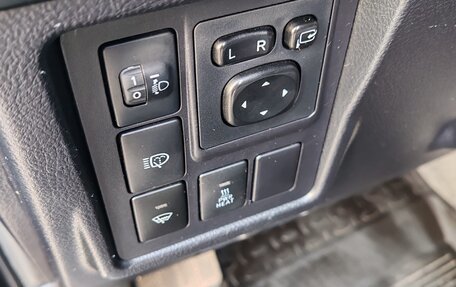 Toyota Land Cruiser Prado 150 рестайлинг 2, 2010 год, 2 399 999 рублей, 14 фотография