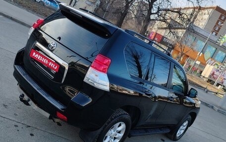 Toyota Land Cruiser Prado 150 рестайлинг 2, 2010 год, 2 399 999 рублей, 12 фотография