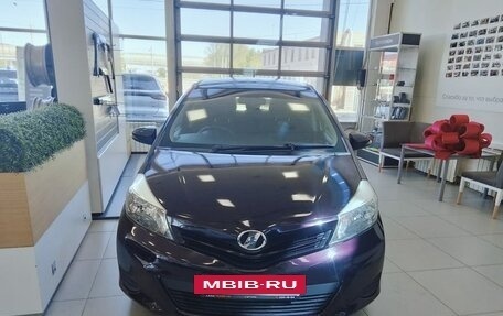 Toyota Vitz, 2013 год, 755 000 рублей, 2 фотография