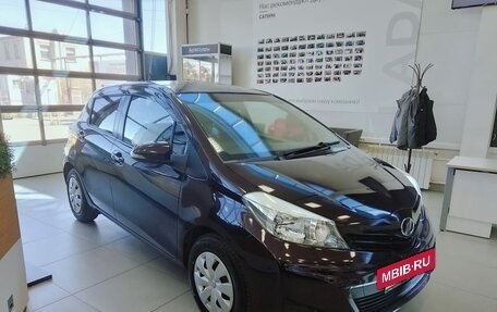 Toyota Vitz, 2013 год, 755 000 рублей, 3 фотография