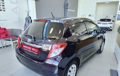 Toyota Vitz, 2013 год, 755 000 рублей, 4 фотография