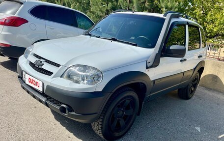 Chevrolet Niva I рестайлинг, 2018 год, 870 000 рублей, 2 фотография