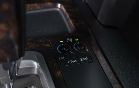 Toyota Land Cruiser 200, 2014 год, 3 950 000 рублей, 19 фотография