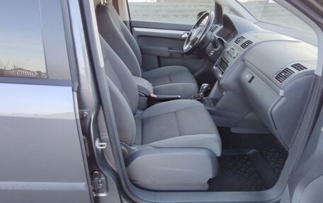 Volkswagen Touran III, 2010 год, 1 250 000 рублей, 9 фотография