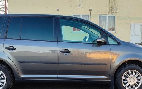 Volkswagen Touran III, 2010 год, 1 250 000 рублей, 20 фотография
