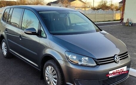 Volkswagen Touran III, 2010 год, 1 250 000 рублей, 16 фотография