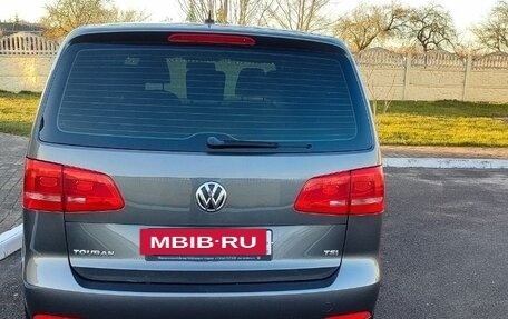 Volkswagen Touran III, 2010 год, 1 250 000 рублей, 18 фотография