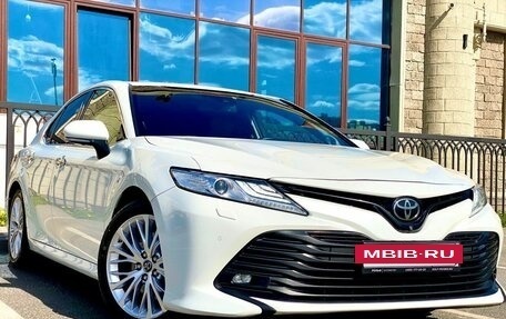 Toyota Camry, 2018 год, 3 500 000 рублей, 5 фотография