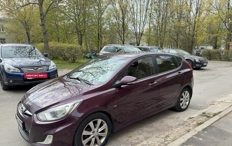 Hyundai Solaris II рестайлинг, 2012 год, 750 000 рублей, 5 фотография