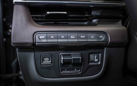 Cadillac Escalade V, 2023 год, 15 899 999 рублей, 14 фотография