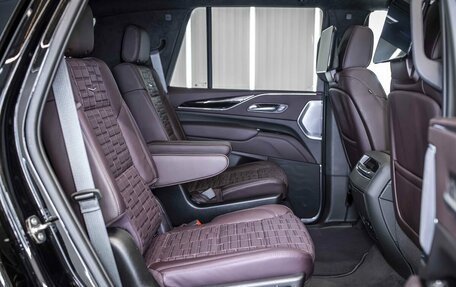 Cadillac Escalade V, 2023 год, 15 899 999 рублей, 21 фотография