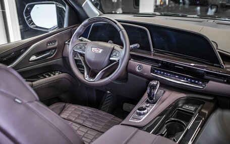 Cadillac Escalade V, 2023 год, 15 899 999 рублей, 22 фотография