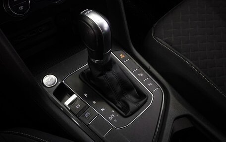 Volkswagen Tiguan II, 2018 год, 2 089 000 рублей, 16 фотография