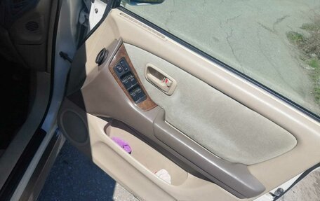 Toyota Harrier, 1998 год, 750 000 рублей, 18 фотография