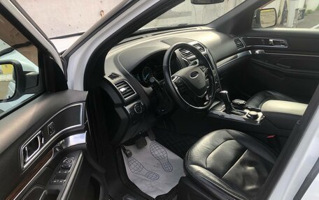 Ford Explorer VI, 2017 год, 2 950 000 рублей, 10 фотография