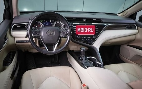 Toyota Camry, 2021 год, 3 299 000 рублей, 6 фотография
