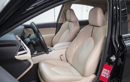 Toyota Camry, 2021 год, 3 299 000 рублей, 10 фотография