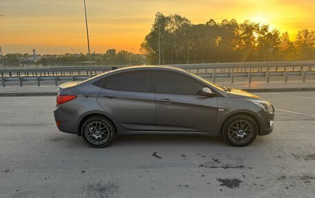 Hyundai Solaris II рестайлинг, 2016 год, 1 100 000 рублей, 4 фотография