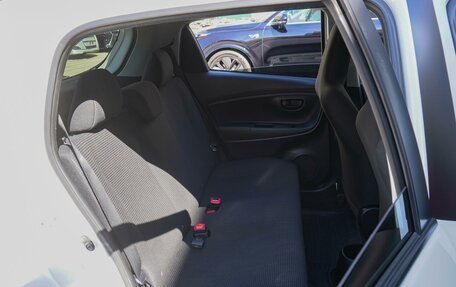 Toyota Vitz, 2019 год, 950 000 рублей, 9 фотография