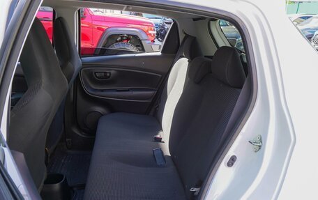Toyota Vitz, 2019 год, 950 000 рублей, 7 фотография