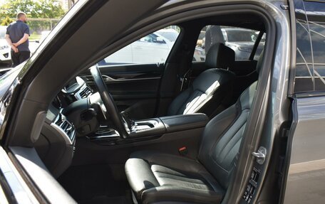 BMW 7 серия, 2018 год, 4 740 000 рублей, 10 фотография