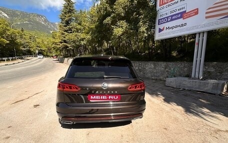 Volkswagen Touareg III, 2019 год, 4 900 000 рублей, 3 фотография