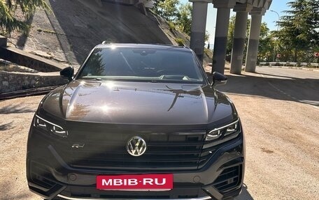 Volkswagen Touareg III, 2019 год, 4 900 000 рублей, 10 фотография