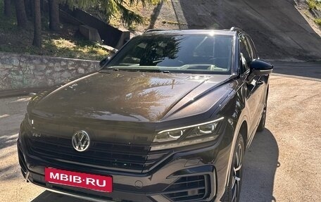 Volkswagen Touareg III, 2019 год, 4 900 000 рублей, 7 фотография