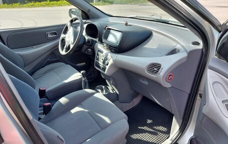 Nissan Almera Tino i, 2003 год, 350 000 рублей, 5 фотография