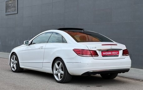 Mercedes-Benz E-Класс, 2013 год, 1 790 000 рублей, 2 фотография