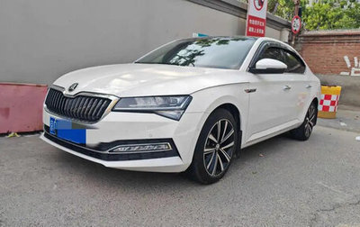 Skoda Superb III рестайлинг, 2021 год, 2 100 000 рублей, 1 фотография