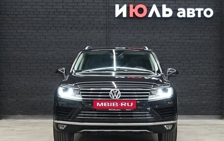 Volkswagen Touareg III, 2015 год, 3 230 000 рублей, 2 фотография