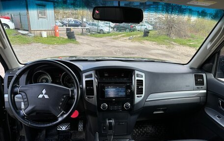 Mitsubishi Pajero IV, 2015 год, 2 210 000 рублей, 10 фотография