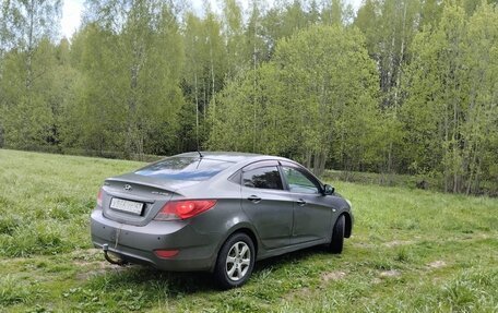 Hyundai Solaris II рестайлинг, 2011 год, 330 000 рублей, 3 фотография