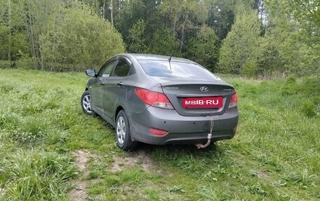 Hyundai Solaris II рестайлинг, 2011 год, 330 000 рублей, 4 фотография