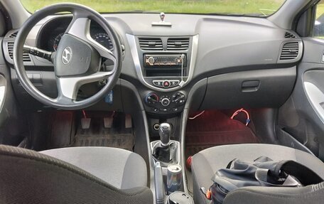 Hyundai Solaris II рестайлинг, 2011 год, 330 000 рублей, 6 фотография