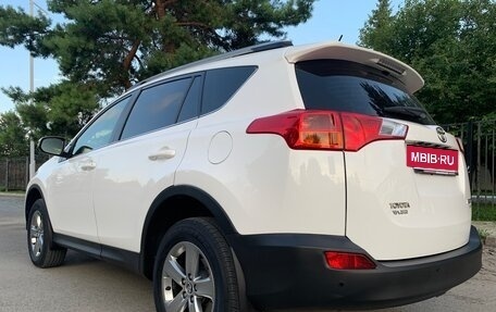 Toyota RAV4, 2015 год, 2 780 000 рублей, 3 фотография