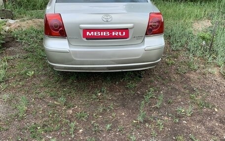 Toyota Avensis III рестайлинг, 2003 год, 730 000 рублей, 4 фотография