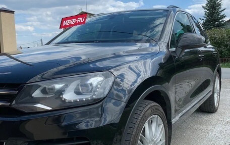 Volkswagen Touareg III, 2011 год, 2 300 000 рублей, 2 фотография