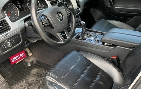Volkswagen Touareg III, 2011 год, 2 300 000 рублей, 7 фотография