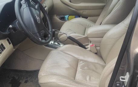 Toyota Avensis III рестайлинг, 2006 год, 800 000 рублей, 7 фотография