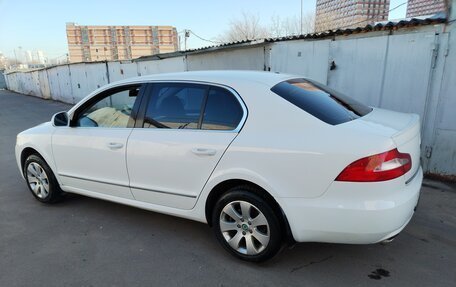 Skoda Superb III рестайлинг, 2011 год, 1 020 000 рублей, 2 фотография