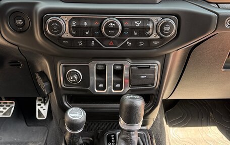 Jeep Wrangler, 2018 год, 5 900 000 рублей, 17 фотография