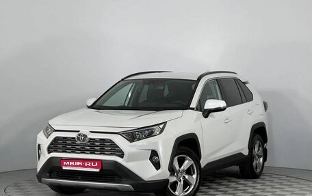 Toyota RAV4, 2021 год, 3 399 000 рублей, 1 фотография