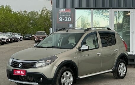 Renault Sandero I, 2012 год, 749 000 рублей, 1 фотография