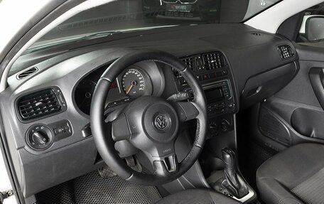 Volkswagen Polo VI (EU Market), 2013 год, 734 254 рублей, 3 фотография