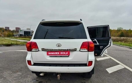 Toyota Land Cruiser 200, 2012 год, 2 950 000 рублей, 6 фотография